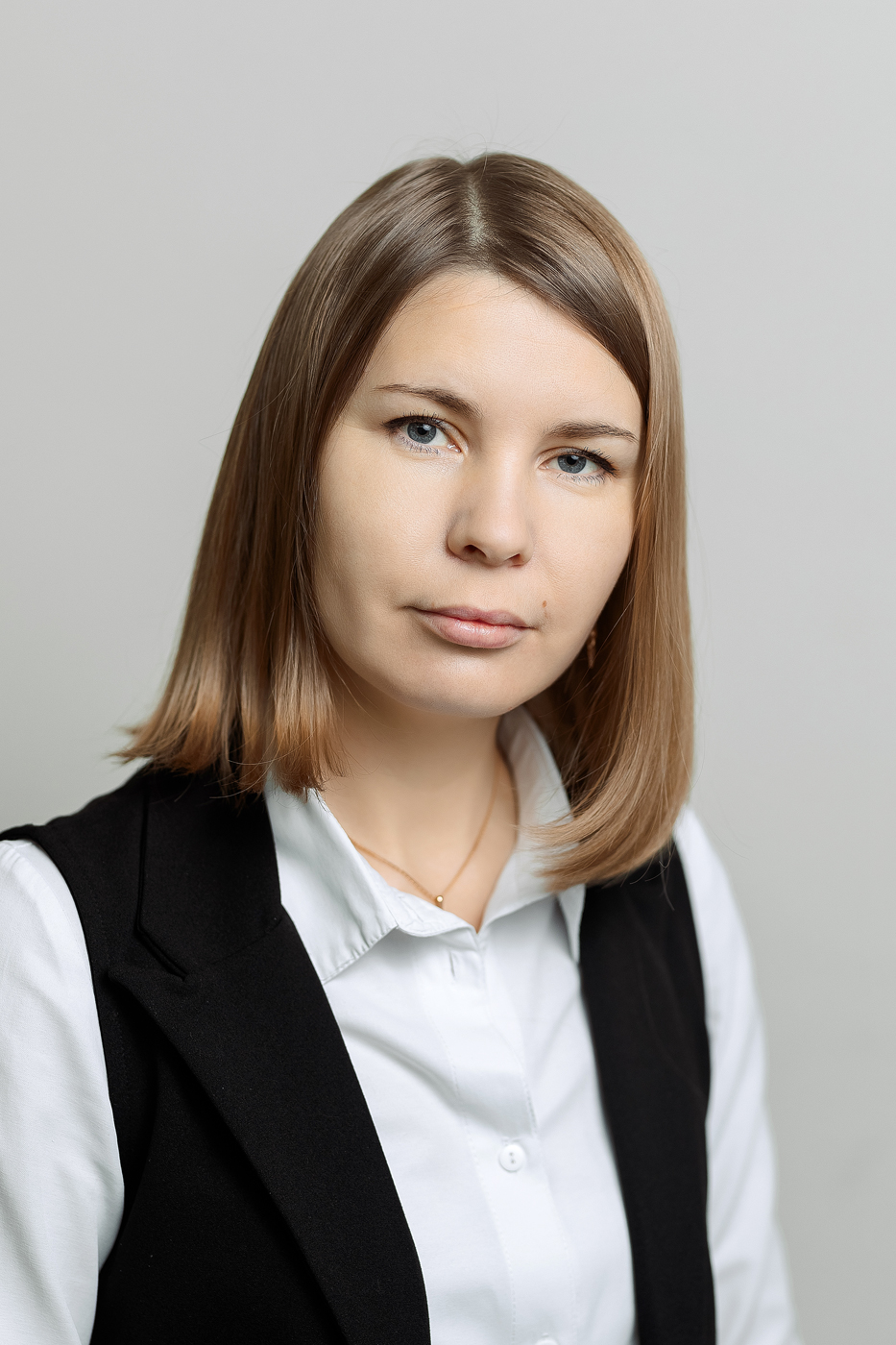 КОМОЛОВА Елена Борисовна         ( 12 мая 1985 года ).